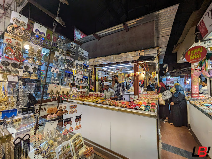 Lucknow 101: Incredible City of Nawabs, Kebabs, and Chikankari 4 | LucknowBuzz Lucknow 101: Incredible City of Nawabs, Kebabs, and Chikankari - Lucknow Buzz | Lucknow City Guide