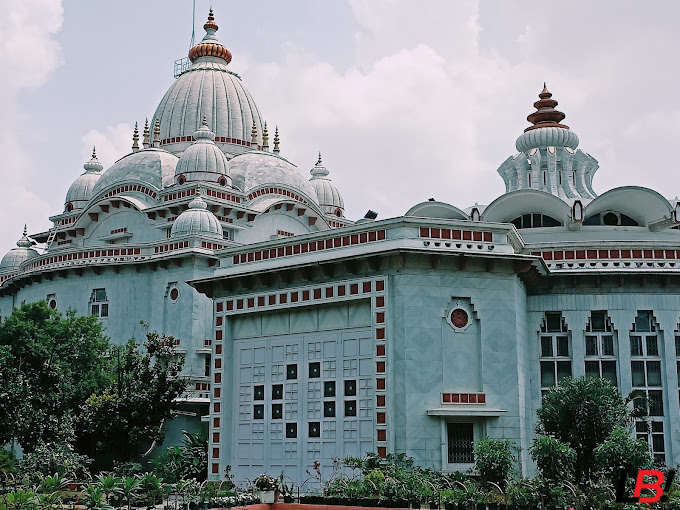 Ramakrishna Math Lucknow: Explore Beautiful 150-Year-Old Spiritual Gem 4 | LucknowBuzz Side View of Ramakrishna Math Lucknow